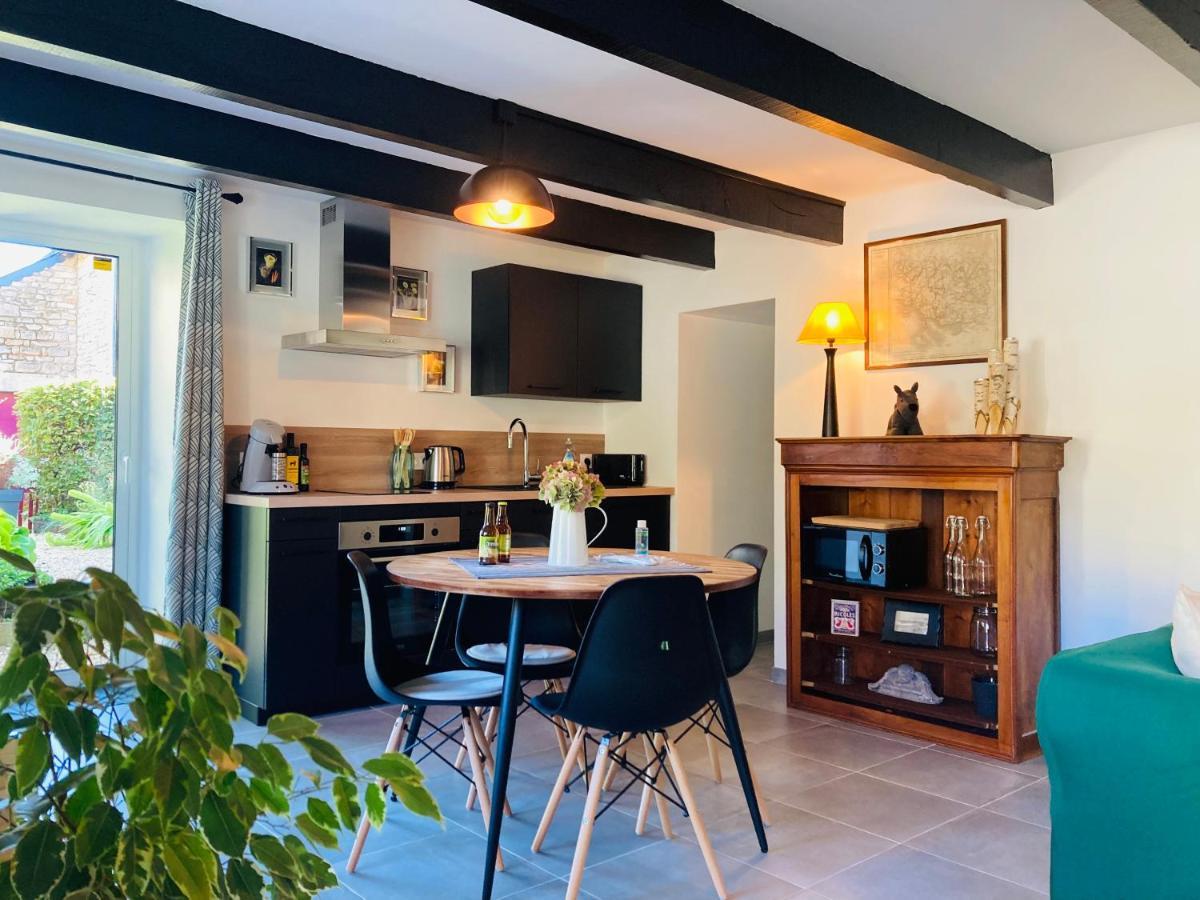 Charmante petite maison rénovée Quistinic Exterior foto